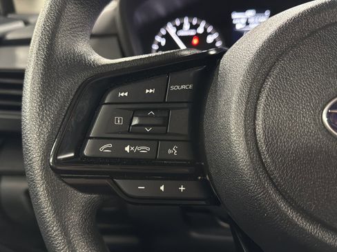 Used 2025 Subaru Crosstrek 2.0i image 18