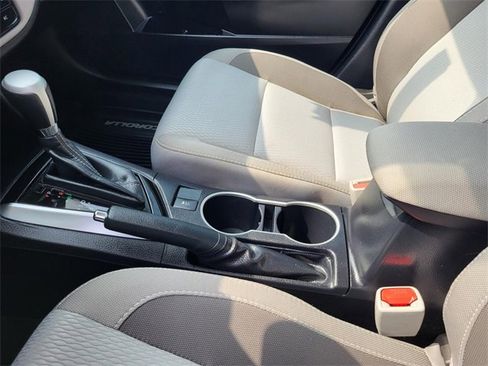 Used 2019 Toyota Corolla LE image 12