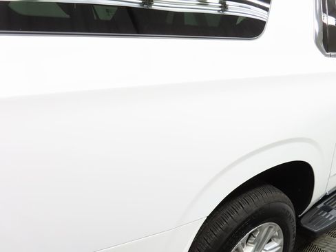 Used 2024 GMC Yukon XL SLT image 33