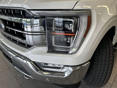 Certified 2022 Ford F150 Lariat w/ Equipment Group 502A High image 19