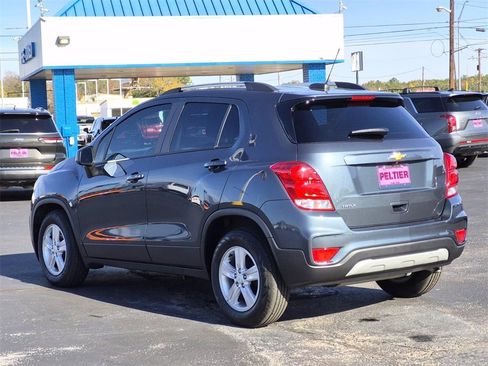 Certified 2022 Chevrolet Trax LT w/ LT Convenience Package image 4