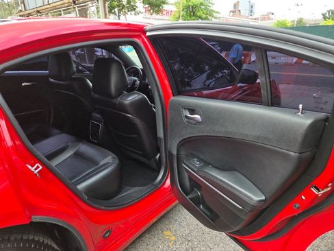 Used 2022 Dodge Charger SXT w/ Leather Interior Group RWD image 11
