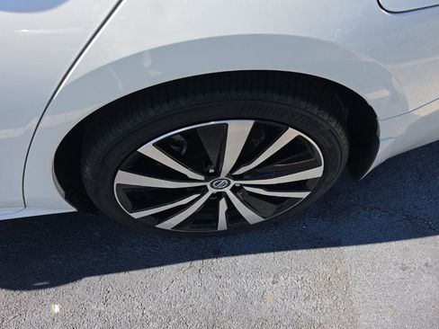 Used 2022 Nissan Altima 2.5 SR FWD image 5