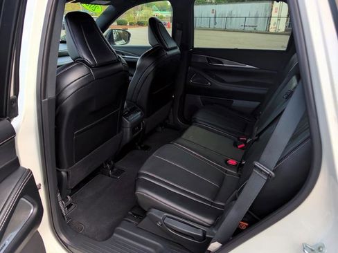 Certified 2025 INFINITI QX60 Luxe w/ Black Edition image 9