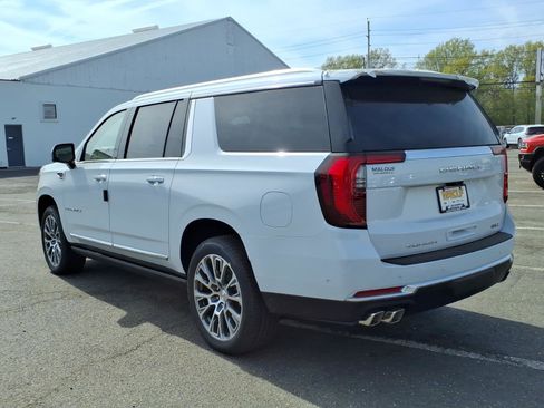 New 2026 GMC Yukon XL Denali w/ Denali Reserve Package AWD/4WD image 4