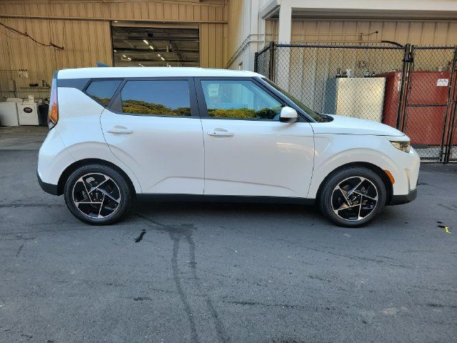 Used 2023 Kia Soul EX FWD image 4