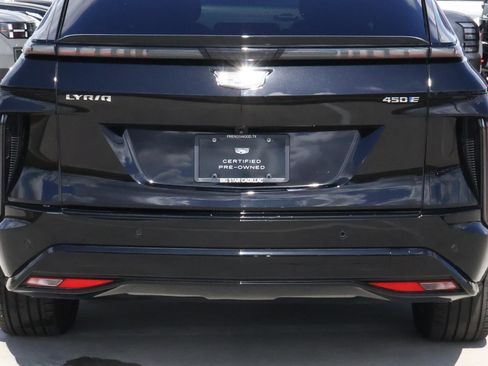 Used 2024 Cadillac Lyriq Sport image 10