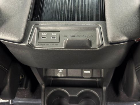 Used 2025 Toyota Sienna XSE w/ XSE Plus Package image 36