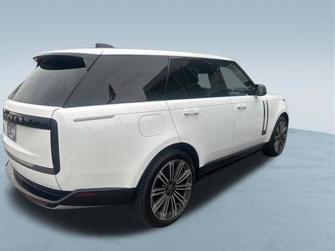 Used 2024 Land Rover Range Rover SE AWD/4WD image 15