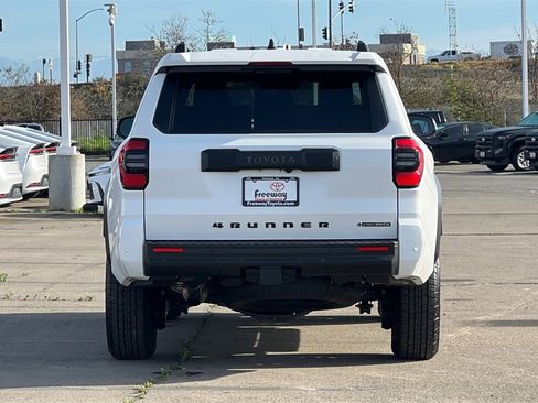 Certified 2025 Toyota 4Runner TRD Off-Road Premium image 6