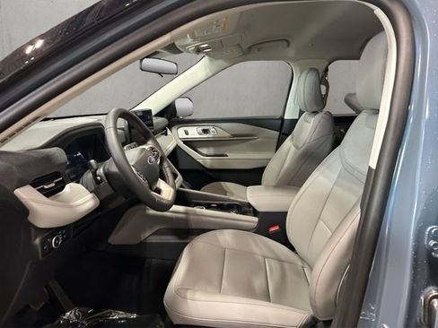 New 2026 Ford Explorer Active w/ Active Comfort Package AWD/4WD image 4