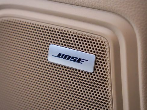 Certified 2022 Porsche Macan image 17