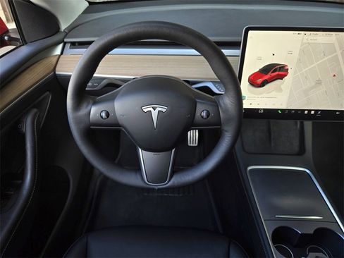 Used 2023 Tesla Model Y Performance image 13