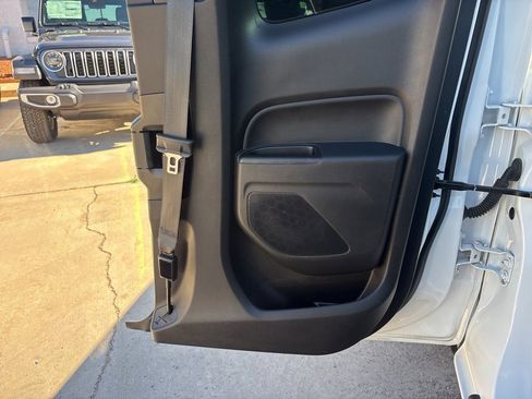 Used 2016 Chevrolet Colorado LT image 25