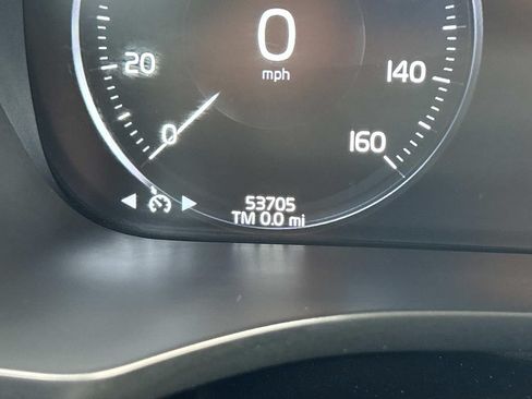 Used 2019 Volvo XC60 T5 Momentum w/ Multimedia Package AWD/4WD image 42