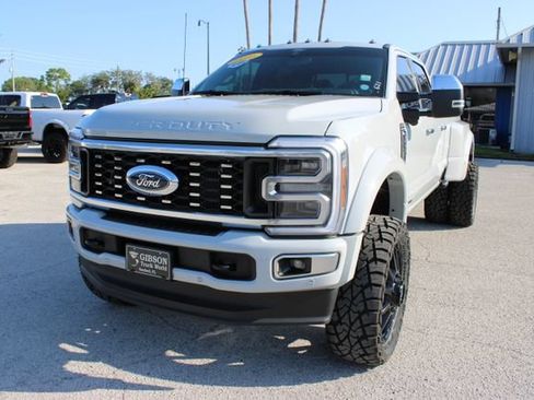 Used 2025 Ford F450 Platinum w/ Platinum Plus Package AWD/4WD image 3