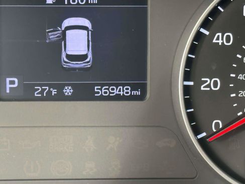 Used 2022 Kia Seltos LX image 22