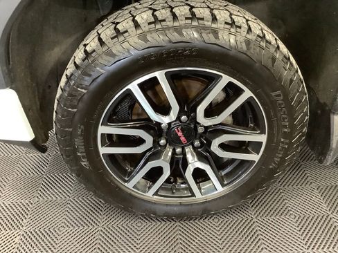 Used 2021 GMC Sierra 1500 AT4 AWD/4WD image 2