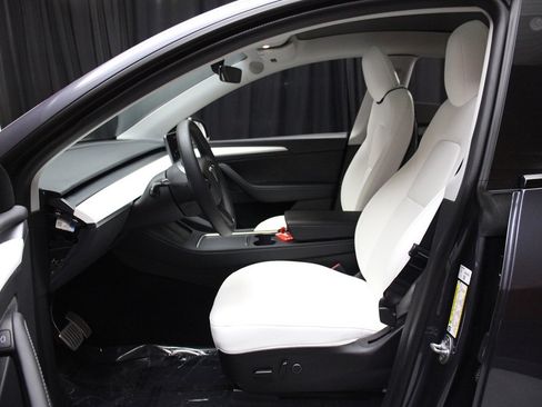 Used 2023 Tesla Model Y Performance image 38