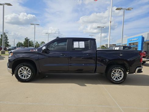 Used 2022 Chevrolet Silverado 1500 LT w/ Z71 Off-Road Package AWD/4WD image 4