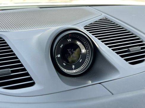 Certified 2025 Porsche Cayenne GTS AWD/4WD image 31