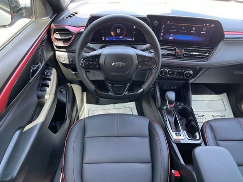 Used 2025 Chevrolet TrailBlazer RS w/ Convenience Package FWD image 6
