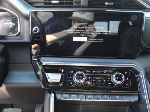 New 2026 GMC Sierra 1500 Denali w/ Denali Reserve Package image 10