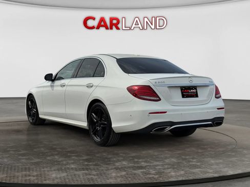 Used 2017 Mercedes-Benz E 300 4MATIC image 4