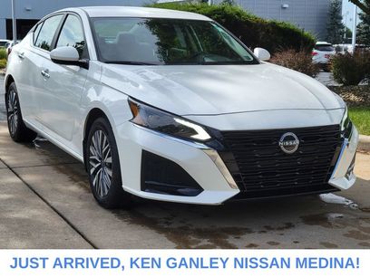 Used 2023 Nissan Altima 2.5 SV