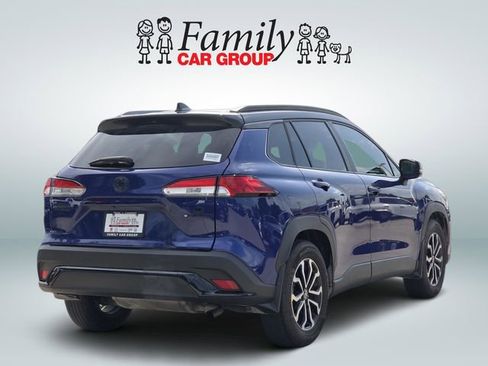 Used 2025 Toyota Corolla Cross AWD Hybrid w/ Moonroof Package image 4