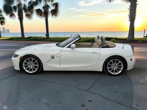 Used 2006 BMW Z4 3.0i RWD image 7
