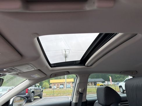 Used 2018 Honda Accord Touring image 22