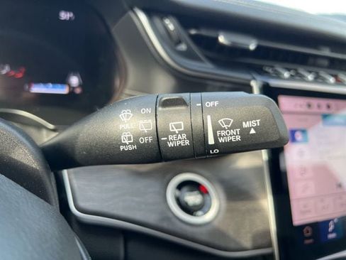 Certified 2025 Jeep Grand Cherokee Limited image 24