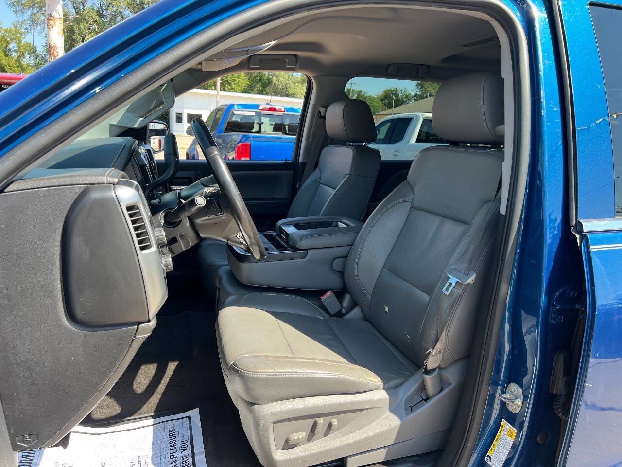 Used 2015 Chevrolet Silverado 1500 LTZ AWD/4WD image 10
