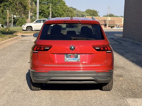 Used 2023 Volkswagen Tiguan SE FWD image 4
