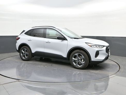 Certified 2025 Ford Escape ST-Line image 17