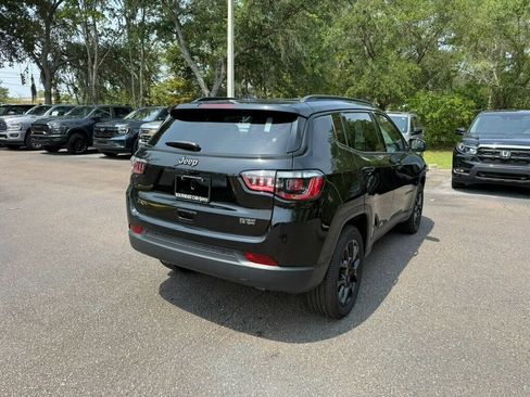 Used 2026 Jeep Compass Latitude AWD/4WD image 10