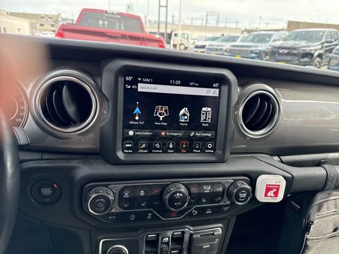 Used 2021 Jeep Wrangler Unlimited Sahara AWD/4WD image 11