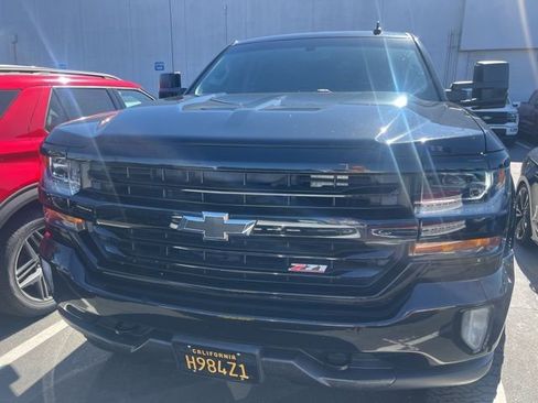 Used 2018 Chevrolet Silverado 1500 LT w/ All Star Edition image 4