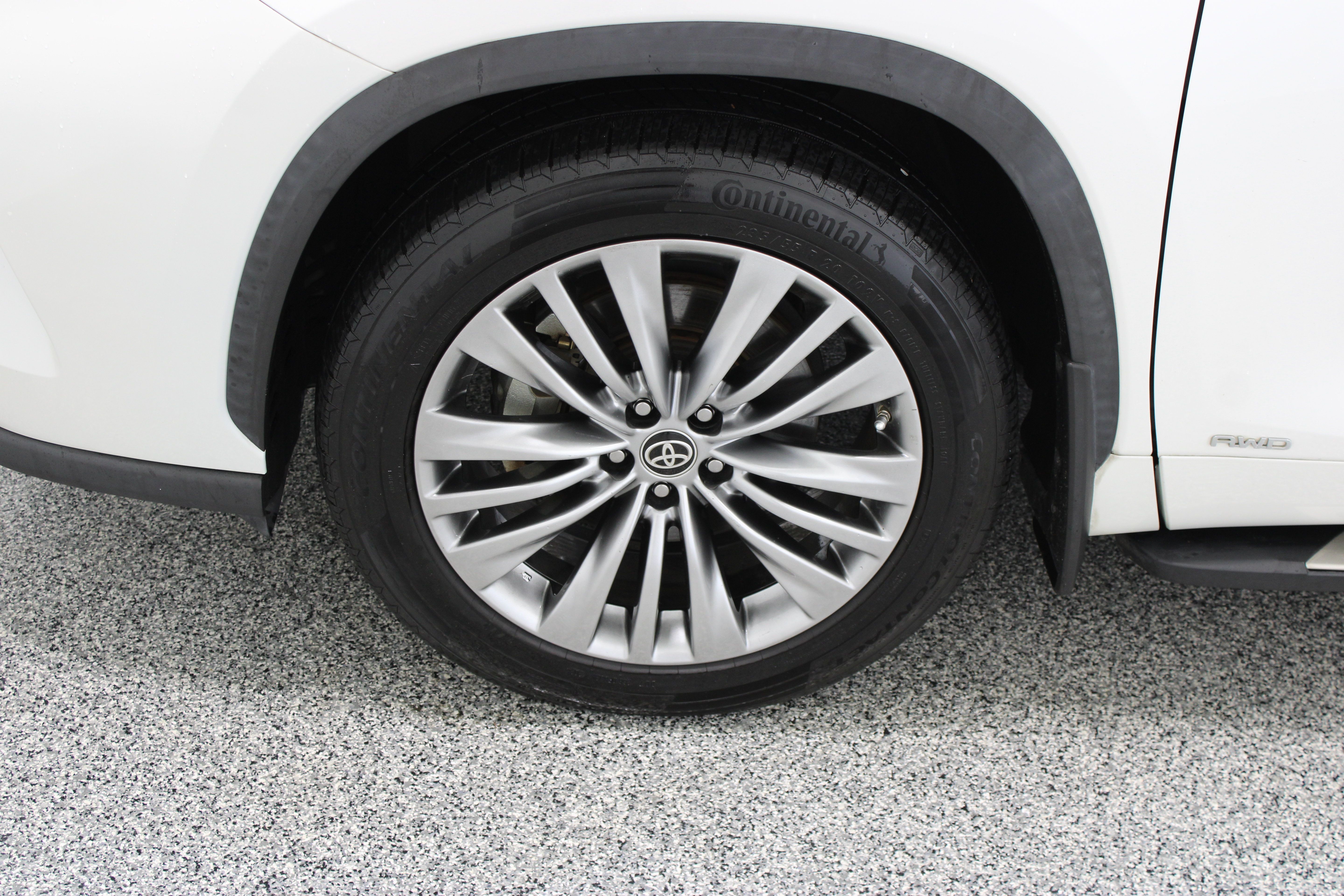 Certified 2020 Toyota Highlander Platinum AWD/4WD image 11