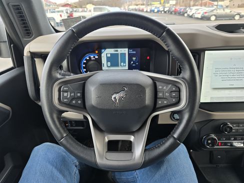 Used 2023 Ford Bronco Wildtrak image 17