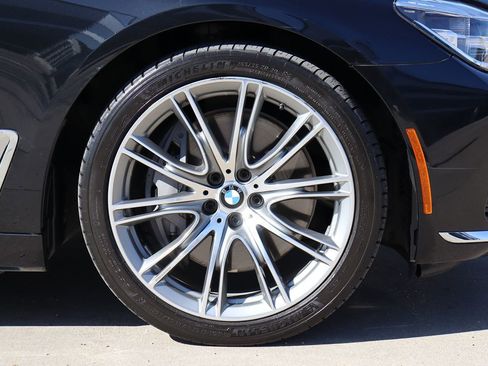 Used 2018 BMW 750i image 59