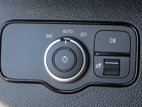Used 2025 Mercedes-Benz Sprinter 2500 image 22