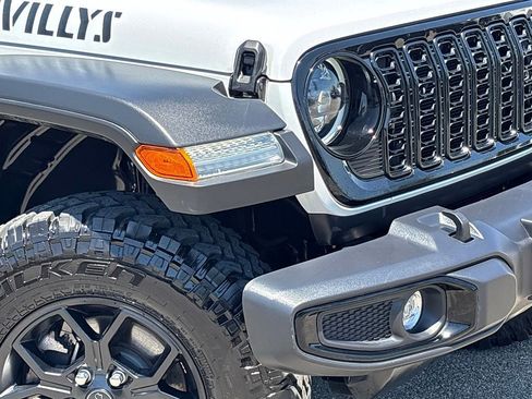 Used 2024 Jeep Wrangler Unlimited Sport AWD/4WD image 9