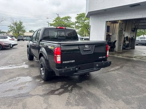 Used 2017 Nissan Frontier PRO-4X AWD/4WD image 4