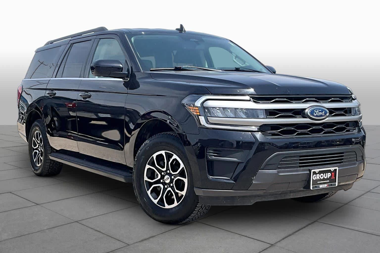 Used 2024 Ford Expedition Max XLT AWD/4WD image 3