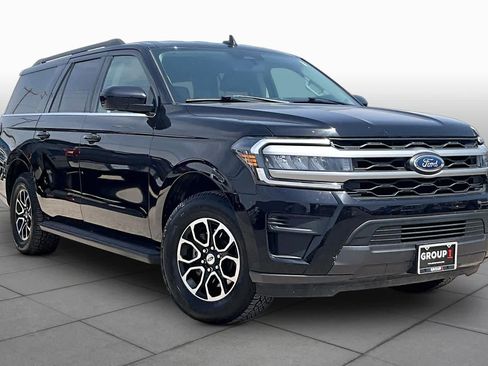 Used 2024 Ford Expedition Max XLT AWD/4WD image 3