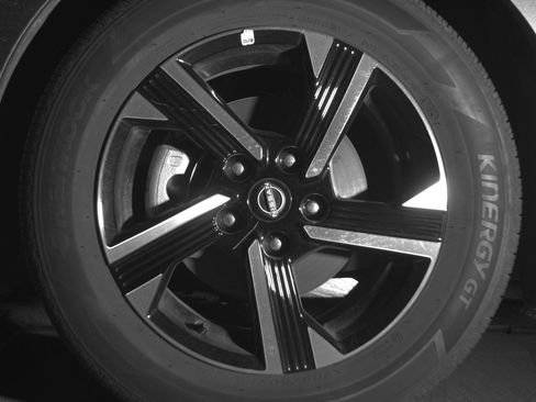 Used 2025 Nissan Sentra SV image 12