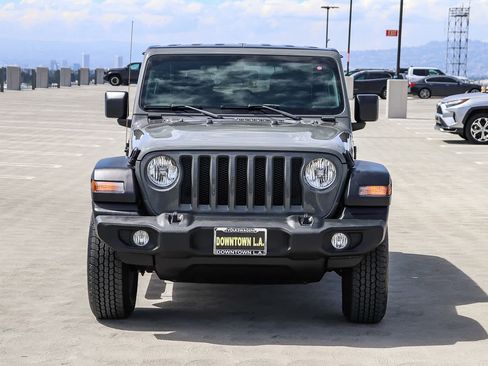 Used 2018 Jeep Wrangler Unlimited Sport S image 2