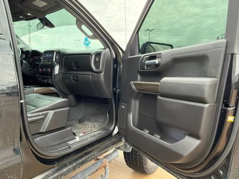 Used 2020 Chevrolet Silverado 1500 LT Trail Boss w/ Midnight Edition AWD/4WD image 23
